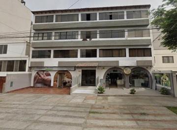 Local comercial · 136m² · Miraflores– Alquilo Local Comercial de 136 m² en Primer Piso Puerta a Calle en Av Ramón Ribeyro