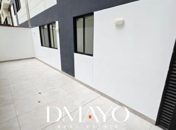 Departamento · 70m² · 3 Dormitorios · 1 Estacionamiento · Alquiler Amplio Departamento 3 Dorm. con Patio a Pasos de Av Arequipa