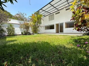 Casa de 3 habitaciones, Lima · Impecable Casa en Alquiler, Cerca Al Ovalo de Higuereta y Al Colegio Humboldt