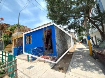 Terreno / Lote · 70m² · 2 Dormitorios · Se Vende Casa Como Terreno en Villa El Salvador - 100 m²