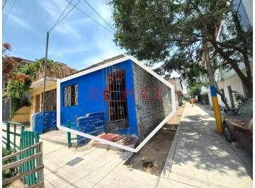 Terreno / Lote · 70m² · 2 Dormitorios · Se Vende Casa Como Terreno - 100 m²