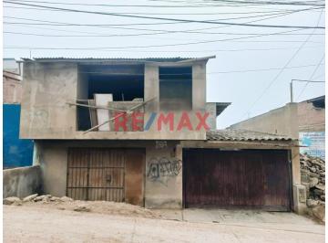 Casa · 196m² · 7 Dormitorios · 1 Estacionamiento · Se Vende Casa en Villa Maria del Triunfo - Virgen de Lourdes