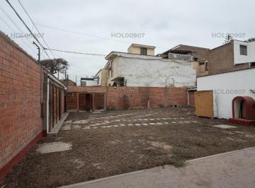 Terreno / Lote · 137m² · 3 Dormitorios · 6 Estacionamientos · Vendo Casa Como Terreno en Higuereta