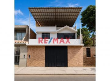 Casa · 240m² · 4 Dormitorios · 1 Estacionamiento · Casa en Venta en Urb. Cossío del Pomar – Castilla, Piura + Cochera
