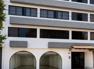 Local comercial · 136m² · Miraflores– Alquilo Local Comercial de 136 m² en Primer Piso Puerta a Calle en Av Ramón Ribeyro