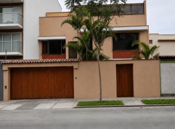 Departamento de 4 habitaciones, Lima · Casa Frente a Parque | La Castellana – Miraflores
