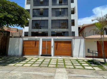 Departamento de 4 habitaciones, Lima · Departamento Duplex Urb La Castellana