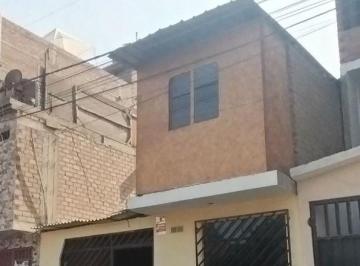 Casa de 3 habitaciones, Lima · Venta | Casa Como Terreno 120 m² Frente a Parque – Puente Piedra