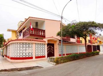 Casa de 5 habitaciones, Lima · Casa en Alquiler de 266. M²| Cercado de Lima – Límite con Pueblo Libre