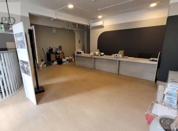 Local comercial · 68m² · 2 Estacionamientos · Venta de Local Comercial en San Isidro