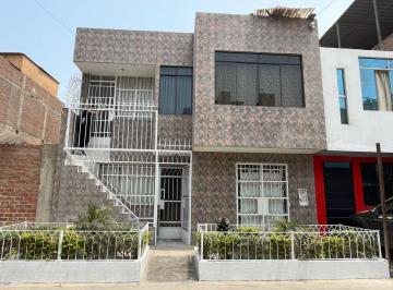 Casa de 6 habitaciones, Lima · Casa Dos Pisos Cerca Panamericana Paradero Famesa