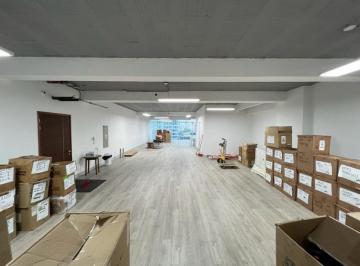 Oficina comercial · 165m² · 1 Dormitorio · 4 Estacionamientos · Oficina en Venta