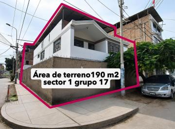 Casa · 280m² · 7 Dormitorios · 1 Estacionamiento · Se Vende Casa en Esquina Frente a Parque - 190 m²