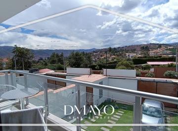 Casa · 425m² · 4 Dormitorios · 4 Estacionamientos · Casa en Venta en Santa María con Gran Terraza y Estacionamiento Para Cuatro Autos