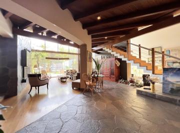 Casa · 700m² · 3 Dormitorios · 4 Estacionamientos · Casa en La Encantada de Villa - Arq. Titi de Col - 1,280 m² - Piscina - Amplios Jardines