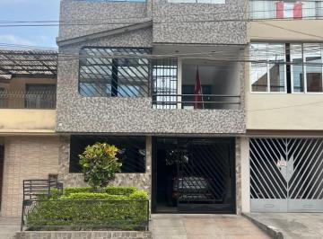 Casa · 250m² · 6 Dormitorios · 1 Estacionamiento · Venta Casa 3 Pisos 250 m² San Diego Smp