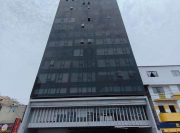 Local comercial · 409m² · 10 Estacionamientos · Local Comercial en Alquiler en Lince – 409 m² + 10 Estacionamientos en Av Petit Thouars