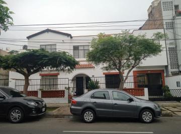 Casa · 400m² · 10 Dormitorios · 2 Estacionamientos · Se Vende Casa Como Terreno