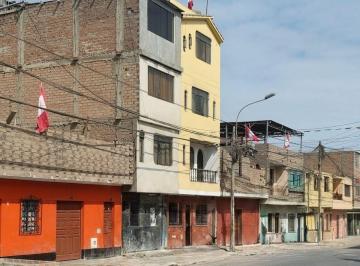 Casa de 4 habitaciones, Lima · ¡En Venta! Casa de 3 Pisos + Azotea en San Martín de Porres