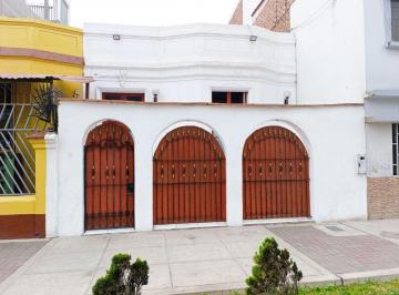 Casa de 4 habitaciones, Callao · Alquiler Casa Remodelada de 2 Pisos | Chucuito a Una Cdra. de La Punta