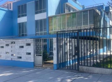 Casa de 10 habitaciones, Arequipa · Vendo Amplia Casa con Departamentos en Av Venezuela – Arequipa