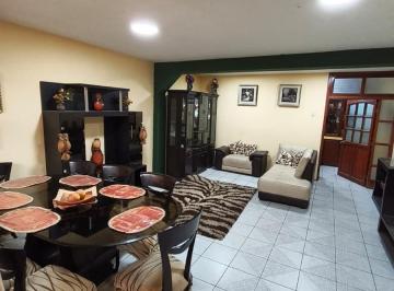 Casa · 212m² · 6 Dormitorios · Casa en Chincha Alta