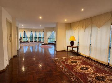 Departamento · 235m² · 3 Dormitorios · 1 Estacionamiento · Exclusivo Dpto de 235 m² de 3 Dorm con Baños Incorporados | Vista Al Golf de San Isidro