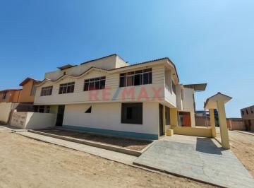 Casa · 300m² · 7 Dormitorios · Casa en Venta de 3 Pisos en chiclayo.(J. Ruiz)
