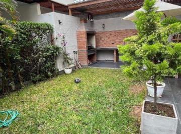 Casa de 4 habitaciones, Lima · En Venta Linda Casaen Condominio La Encantada