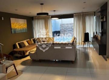 Casa · 306m² · 4 Dormitorios · Venta de Casa Ubicado en Calle Cerro Verde, Surco