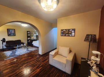 Casa · 369m² · 5 Dormitorios · 2 Estacionamientos · Casa Familiar en Venta en Surco en Urb. La Alborada