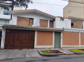 Casa de 4 habitaciones, Lima · San Borja - Vendo Casa Como Terreno 460 m²