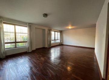 Departamento de 4 habitaciones, Lima · Departamento en 1er Piso con 3 Terrazas – Las Gardenias