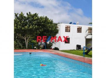 Casa · 70m² · 6 Dormitorios · 2 Estacionamientos · Venta de Fundo con Casa, Bungalows y Piscina en Bujama – Mala 387o m² - Altura Km 87.5 Panamericana