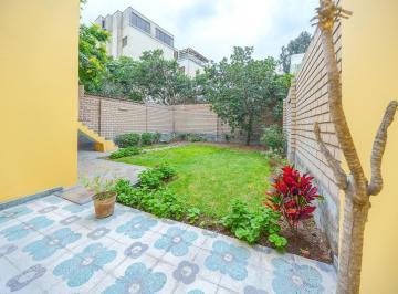 Casa · 300m² · 5 Dormitorios · 1 Estacionamiento · Casa con Jardin en Valle Hermoso, Surco