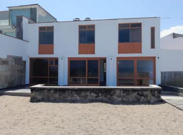 Casa de 4 habitaciones, Lima · Casa en Venta en La Encantada de Villa