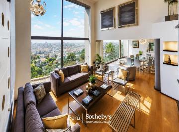 Casa · 380m² · 3 Dormitorios · 2 Estacionamientos · Exclusiva Casa de Tres Pisos con Vista Panorámica a Las Casuarinas