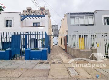 Casa de 4 habitaciones, Lima · Alquiler de Casa Remodelada en Miraflores | 4 Dorm. | 2 Cocheras – Mij142