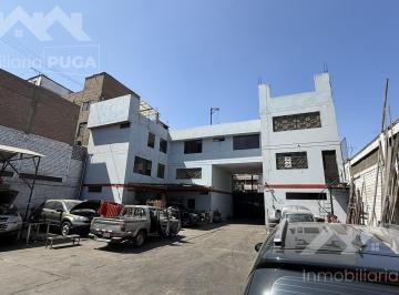 Local comercial · 422m² · 10 Dormitorios · 5 Estacionamientos · Venta de Terreno en Los Sauces Ate Vitarte