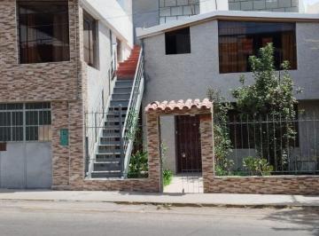 Local comercial , Arequipa · Almacén de 182 m² Construidos en Alquiler en Mariano Melgar