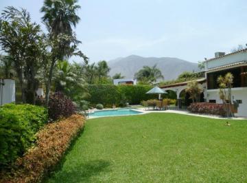Casa · 475m² · 4 Dormitorios · 15 Estacionamientos · Excelente Casa en La Planicie, Colindante Al Country Club La Planicie
