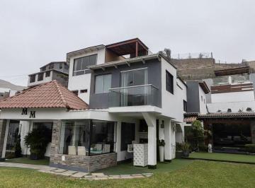 Casa de 4 habitaciones, Lima · Se Vende Casa de Tres Pisos Sol de La Molina Excelente Ubicacion