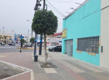 Local comercial · 100m² · Local Comercial con Excelente Visibilidad y Acceso