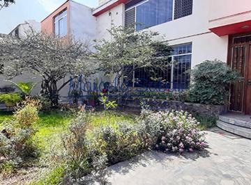 Casa de 5 habitaciones, Lima · En Venta, 5 Dorm., Casa por Remodelar o Como Terreno