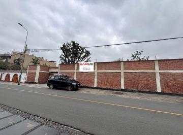 Terreno / Lote , Lima · Terreno 2500 m² - Surco