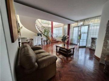 Casa · 330m² · 9 Dormitorios · 2 Estacionamientos · Venta Casa Selva Alegre