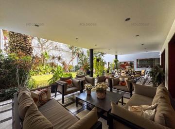 Casa · 841m² · 5 Dormitorios · 8 Estacionamientos · Vendo Bonita Casa en Av Octavio Espinoza N 41x, San Isidro.