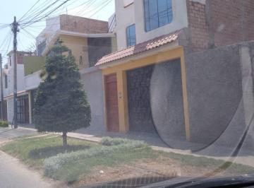 Terreno / Lote , Lima · Vendo Amplió Terreno en Plena Av