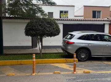 Casa de 4 habitaciones, Lima · Casa Frente a Parque Trato Directo con Propietarios