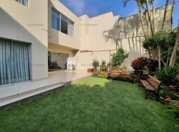Casa · 460m² · 4 Dormitorios · 2 Estacionamientos · Alquilo Linda Casa en Calle Paul Harris N 4xx, San Isidro